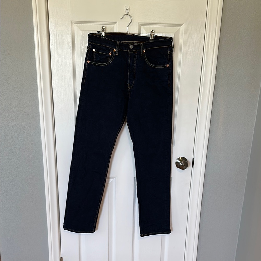 Men's dark Levi’s 501 Jeans